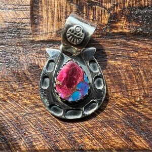 925 Sterling Silver & Dahlia Stone Horseshoe Pendant – Southwest Western